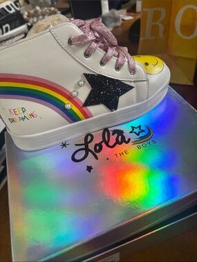 lola White High-Top Kids Sneakers with Rainbow and Glitter Star